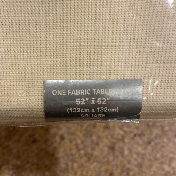 Croscill Home Fabric Tablecloth 52”x52” Square Cotton Polyester Blend Dining - Picture 4 of 14